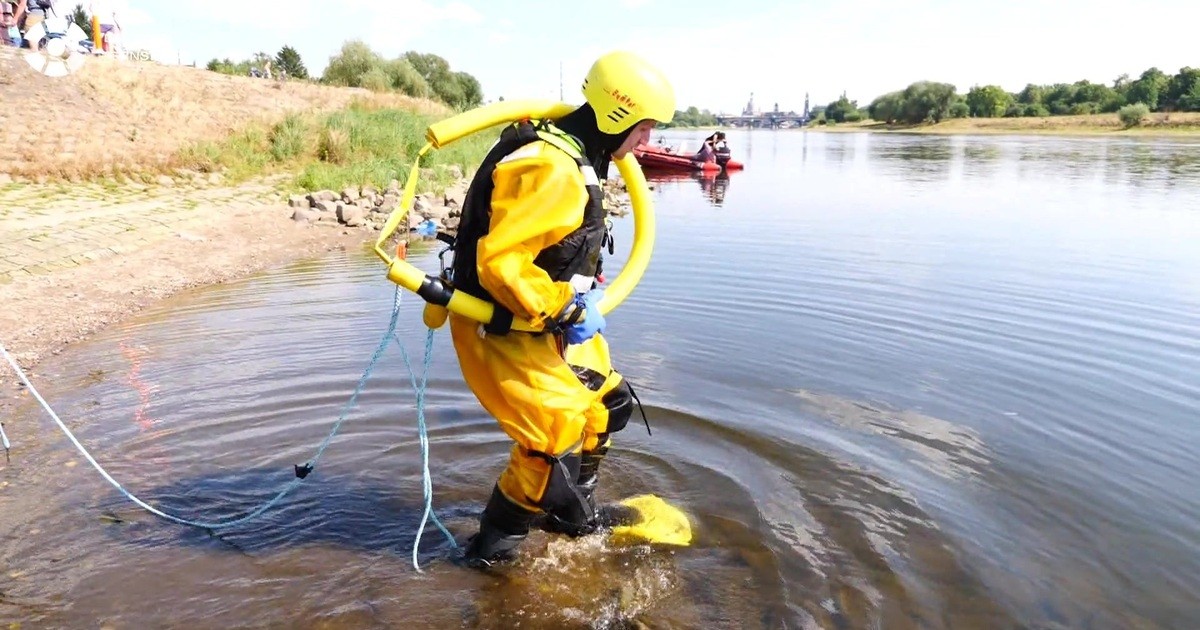 So verläuft eine Wasserrettung der Feuerwehr (Video) Sachsen Fernsehen