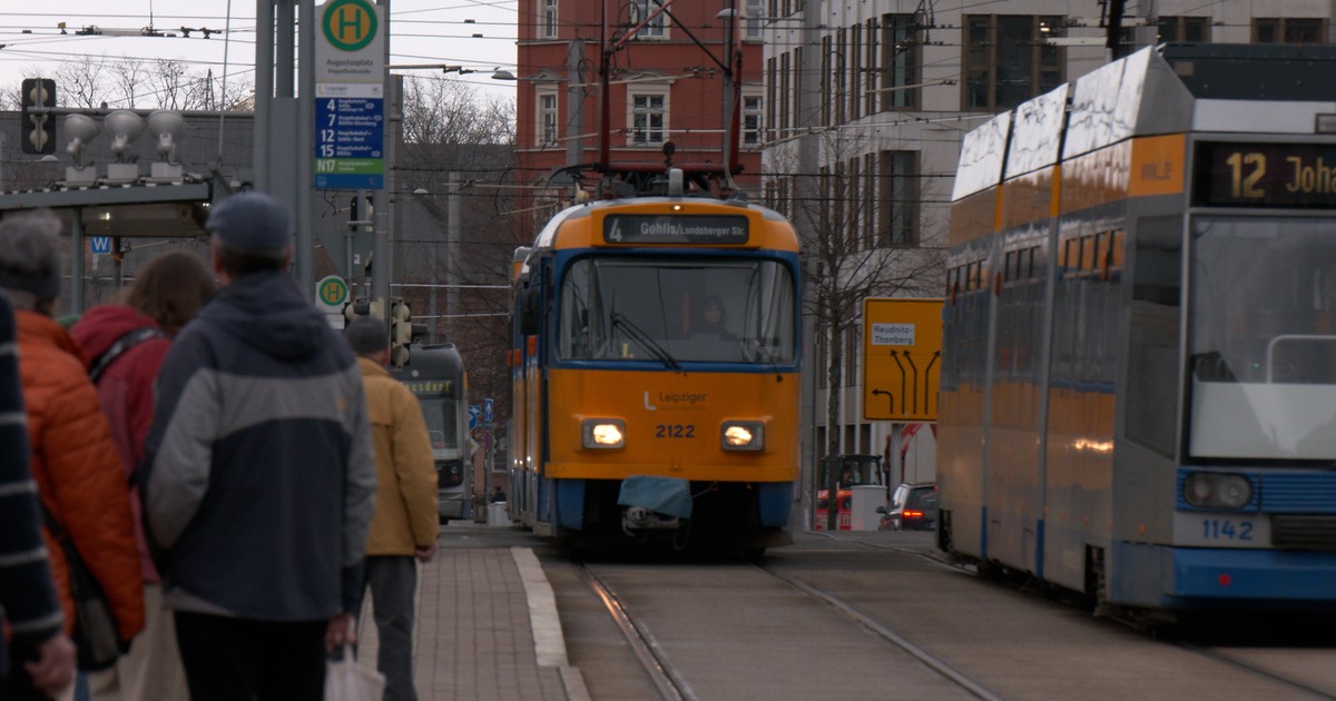 Gelbe öllampe Wie Lange Noch Fahren Wie lange fahren die alten Tatras noch durch die Messestadt?