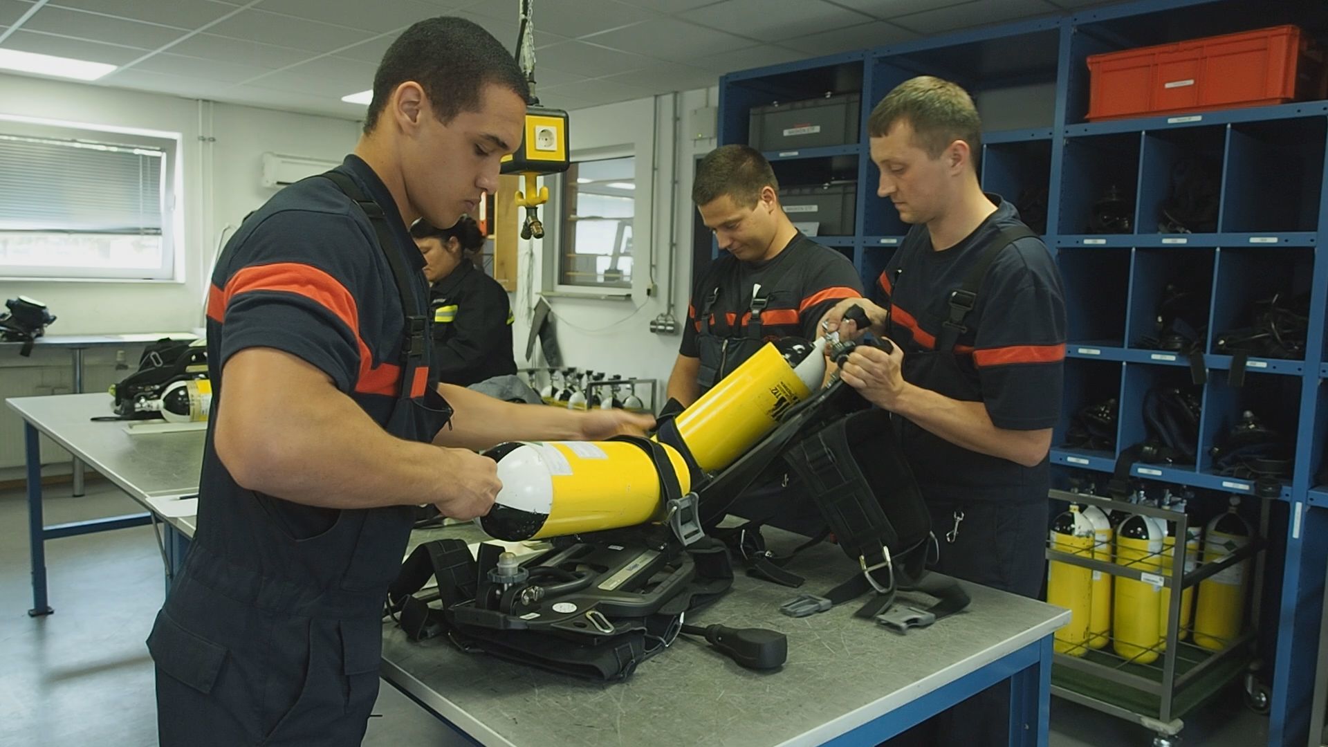112 im Einsatz, Dresden, Feuerwehr, Notfall, Rettungswagen, Feuer, Einsatz, Brand, Feuerwache