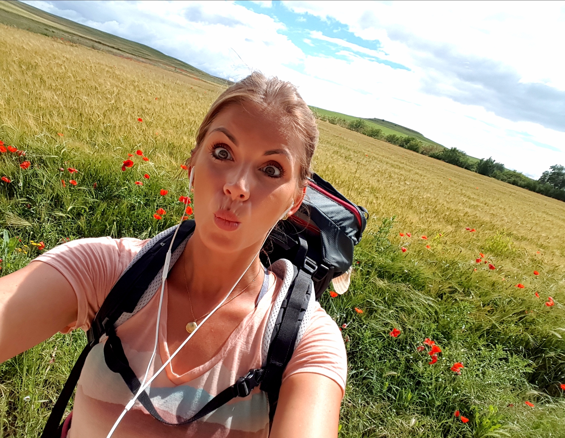 Jakobsweg, Pilgern, Pilger, Pilgerweg, Elisabeth Hiemann, Sophia Matthes, Susanne Meyer-Götz, Nachtschicht, Dresden, Sachsen, Video, TV, Wandern, Erfahrung, Selbstsuche, Trau dich, Santiago de Compostela, Camino Francés, Reisen, news