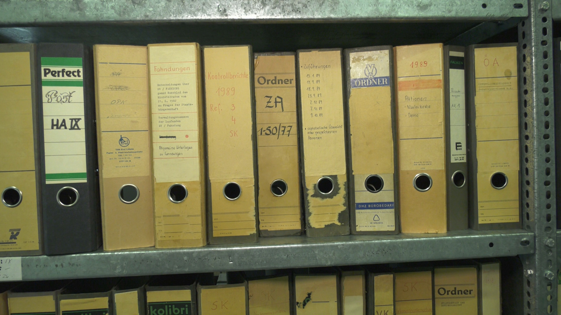 Weiterhin Tausende Anträge Auf Einsicht In Stasi Akten Sachsen Fernsehen