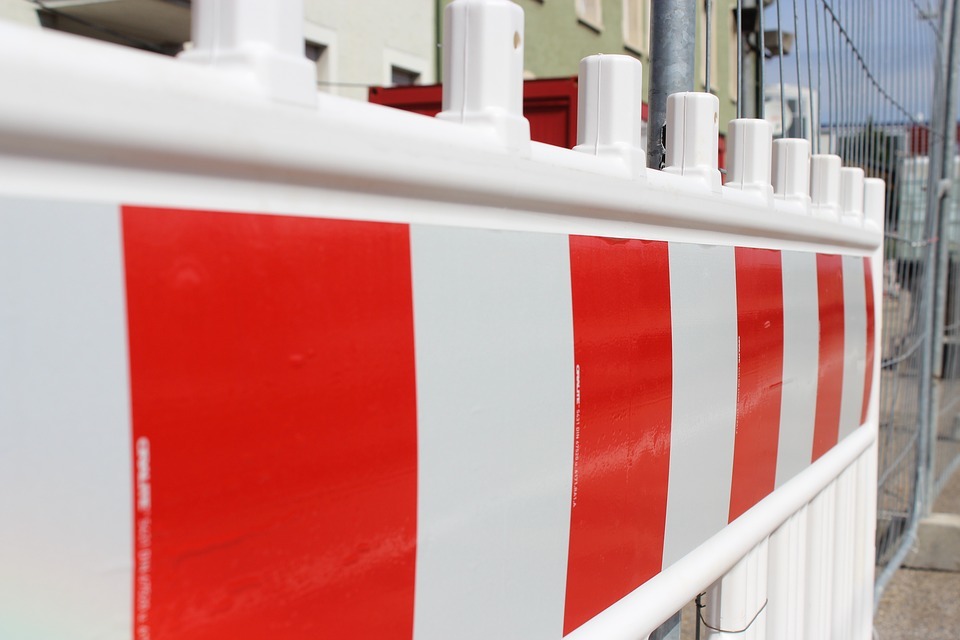 Trümmerteile sperren B180 in Frankenberg