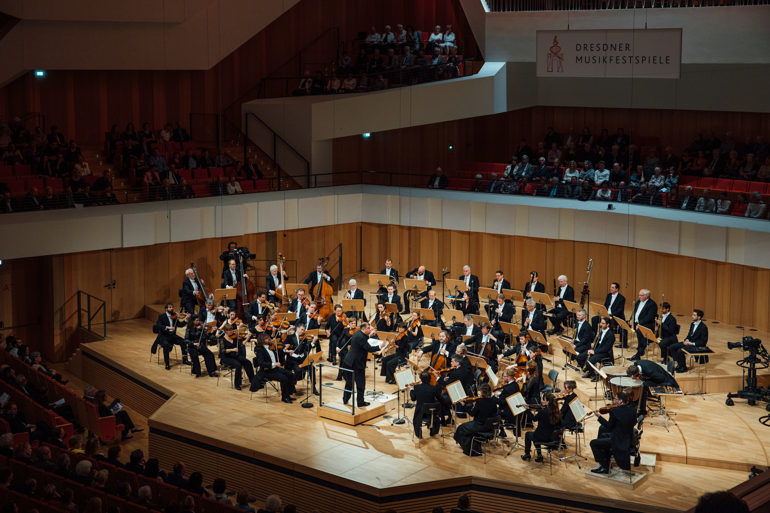 „Cellomania“ bei Dresdner Musikfestspielen begeistert Fans