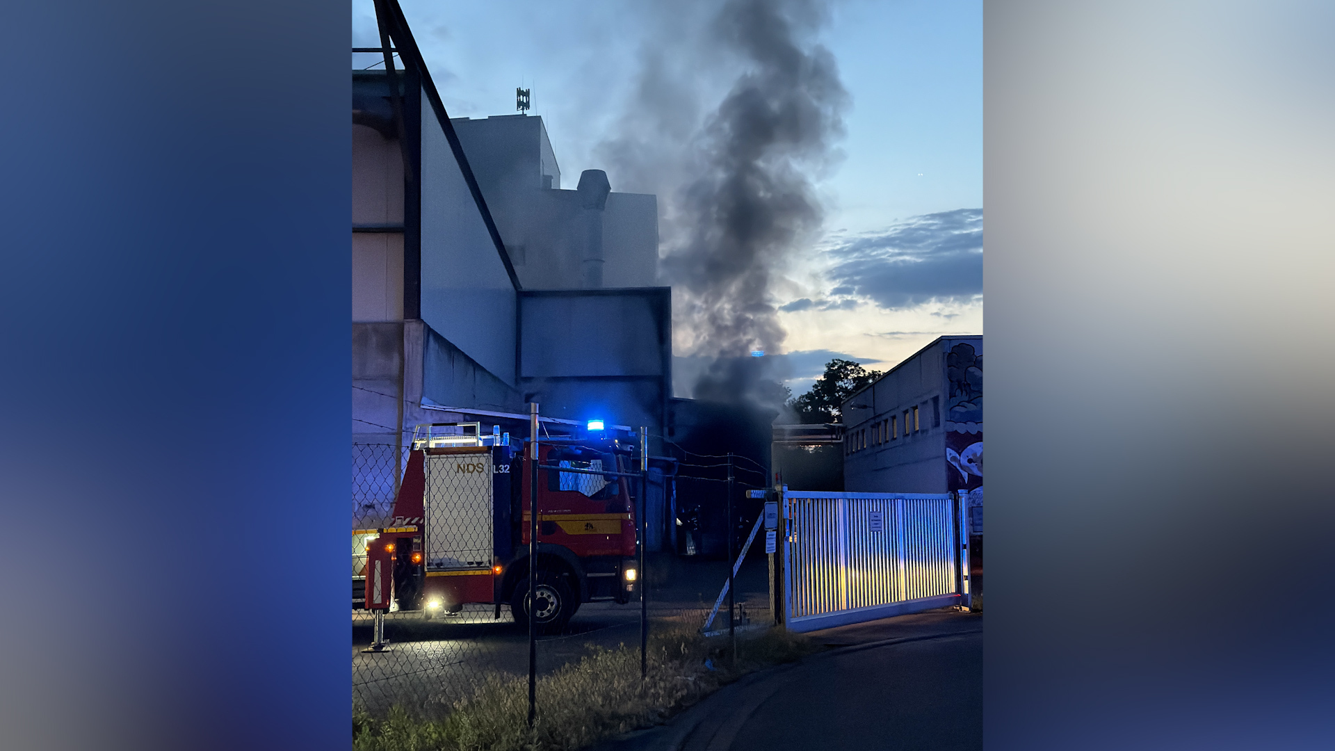 Pelletbunker und Container brennen in Dresden