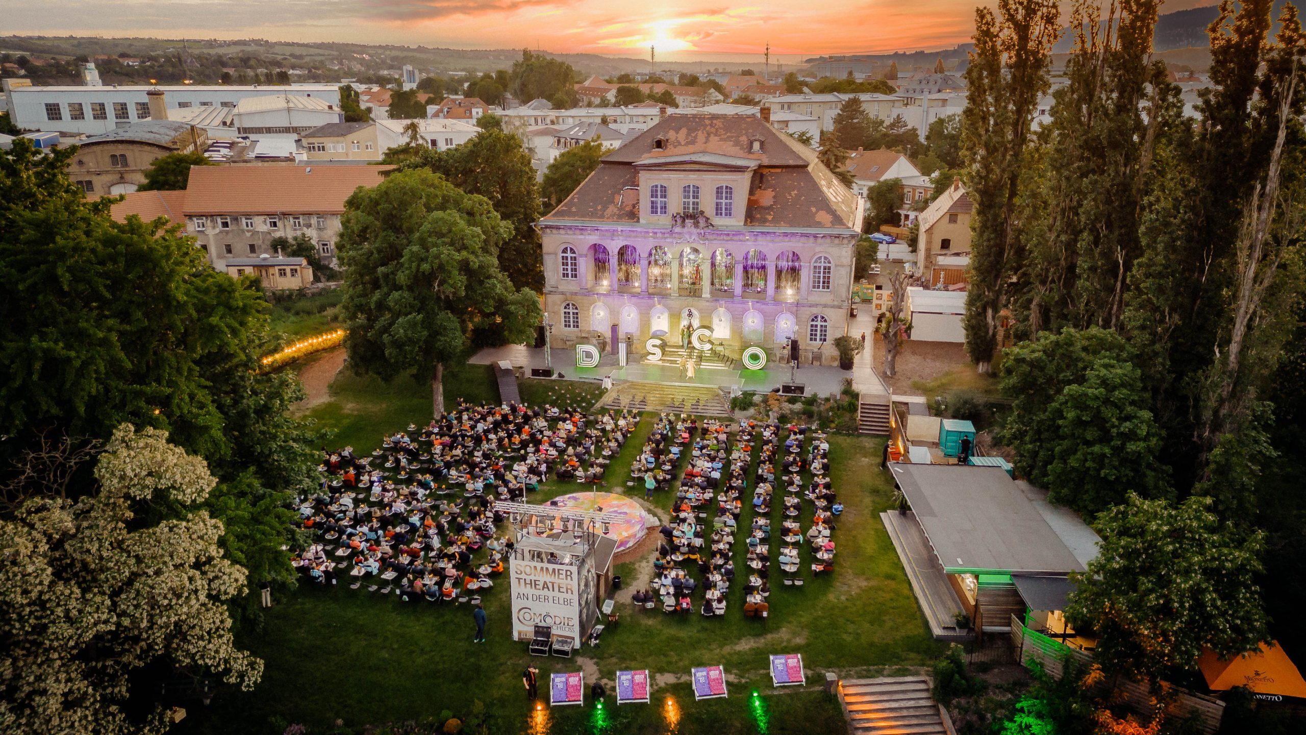 COMÖDIE startet Open-Air-Saison 2026