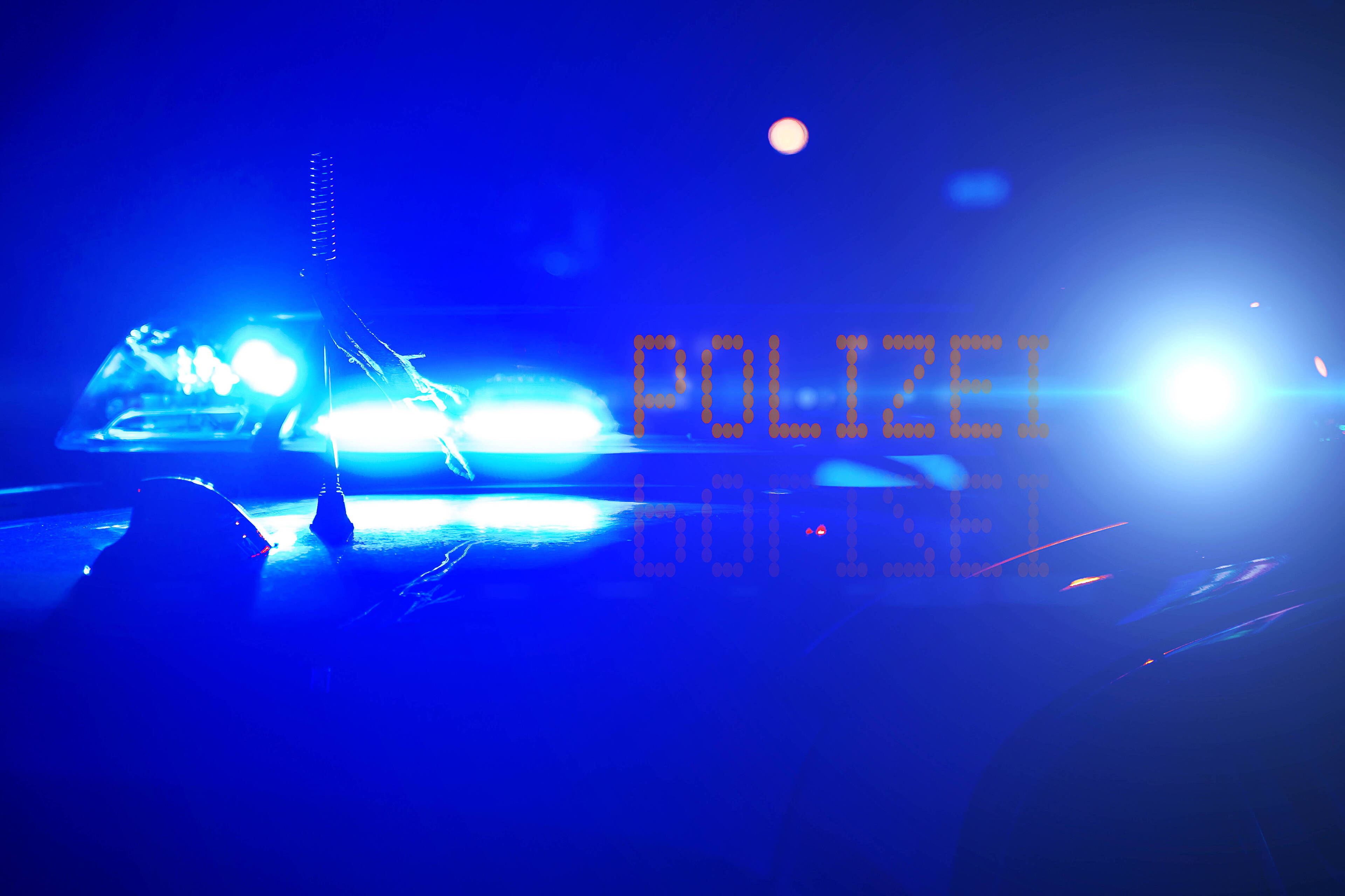 Auto landet in Neiße: Fahrer mit 1,6 Promille