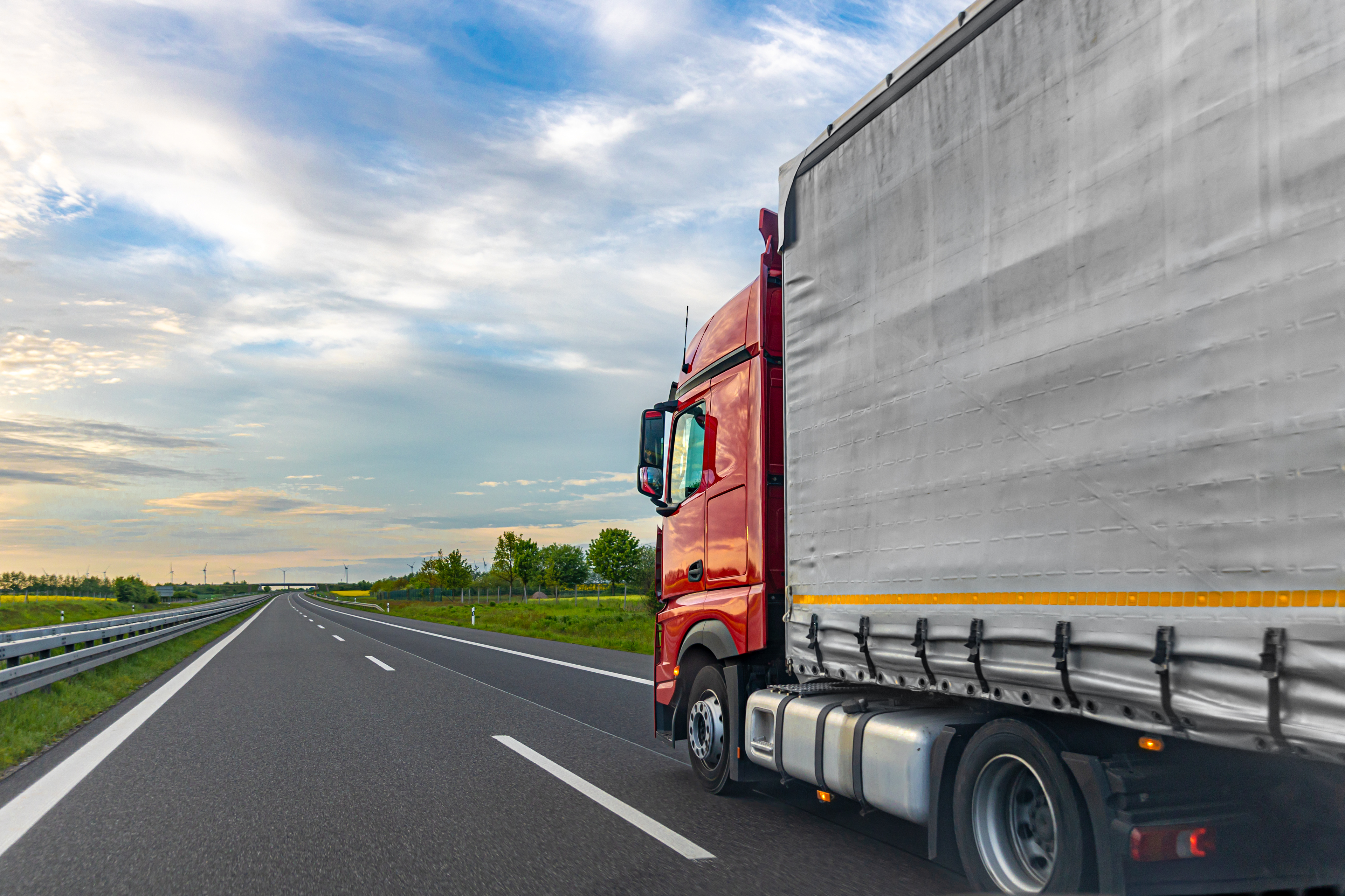 Sachsen lockert Sonntagsfahrverbot für LKW