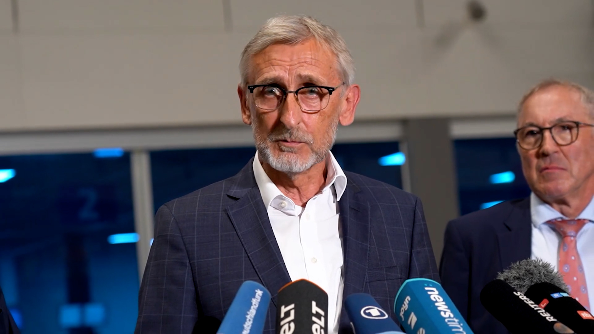 Schusters Asyl-Plan stößt auf Kritik