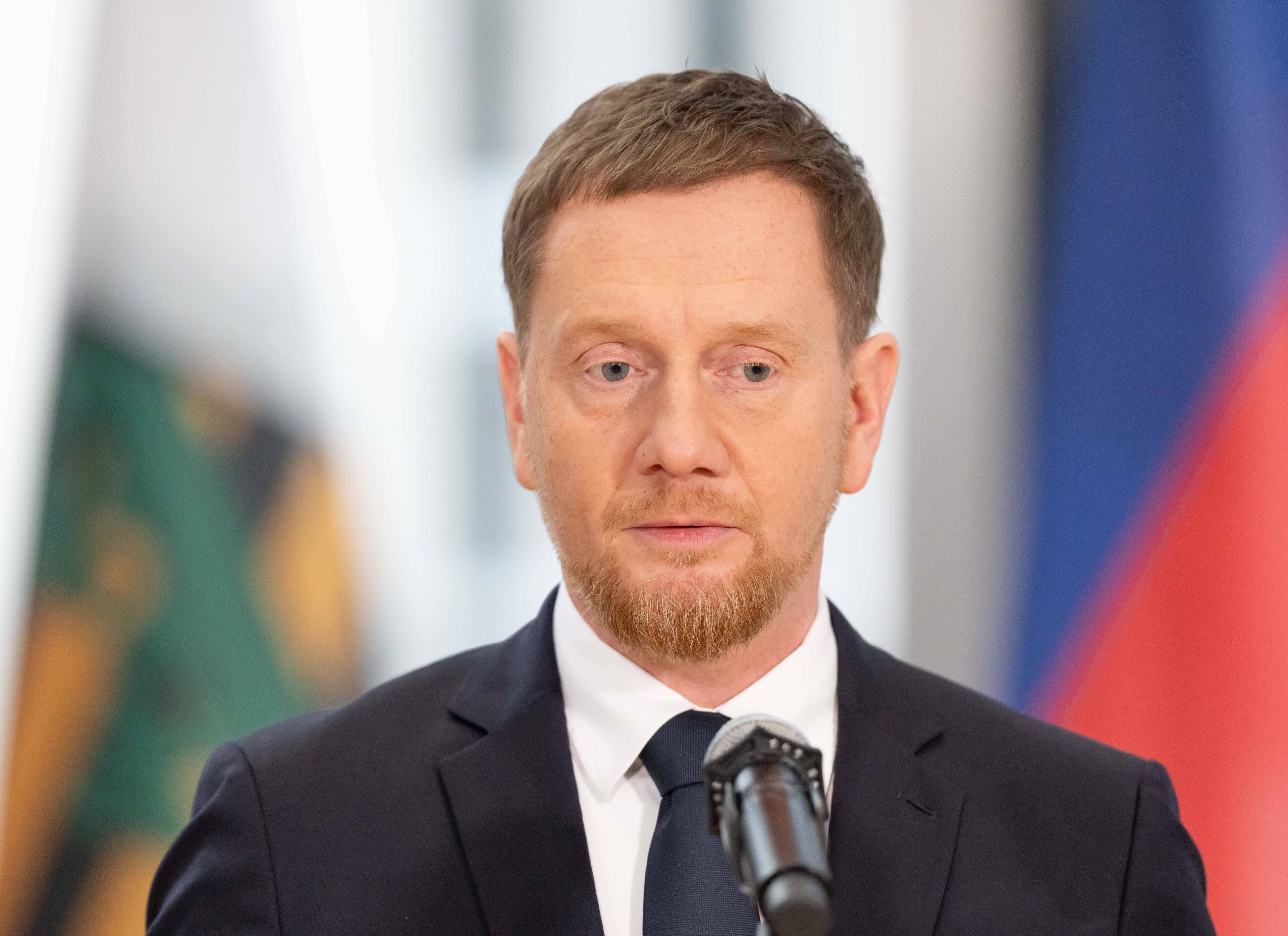 Kretschmer verteidigt Rüstungsindustrie
