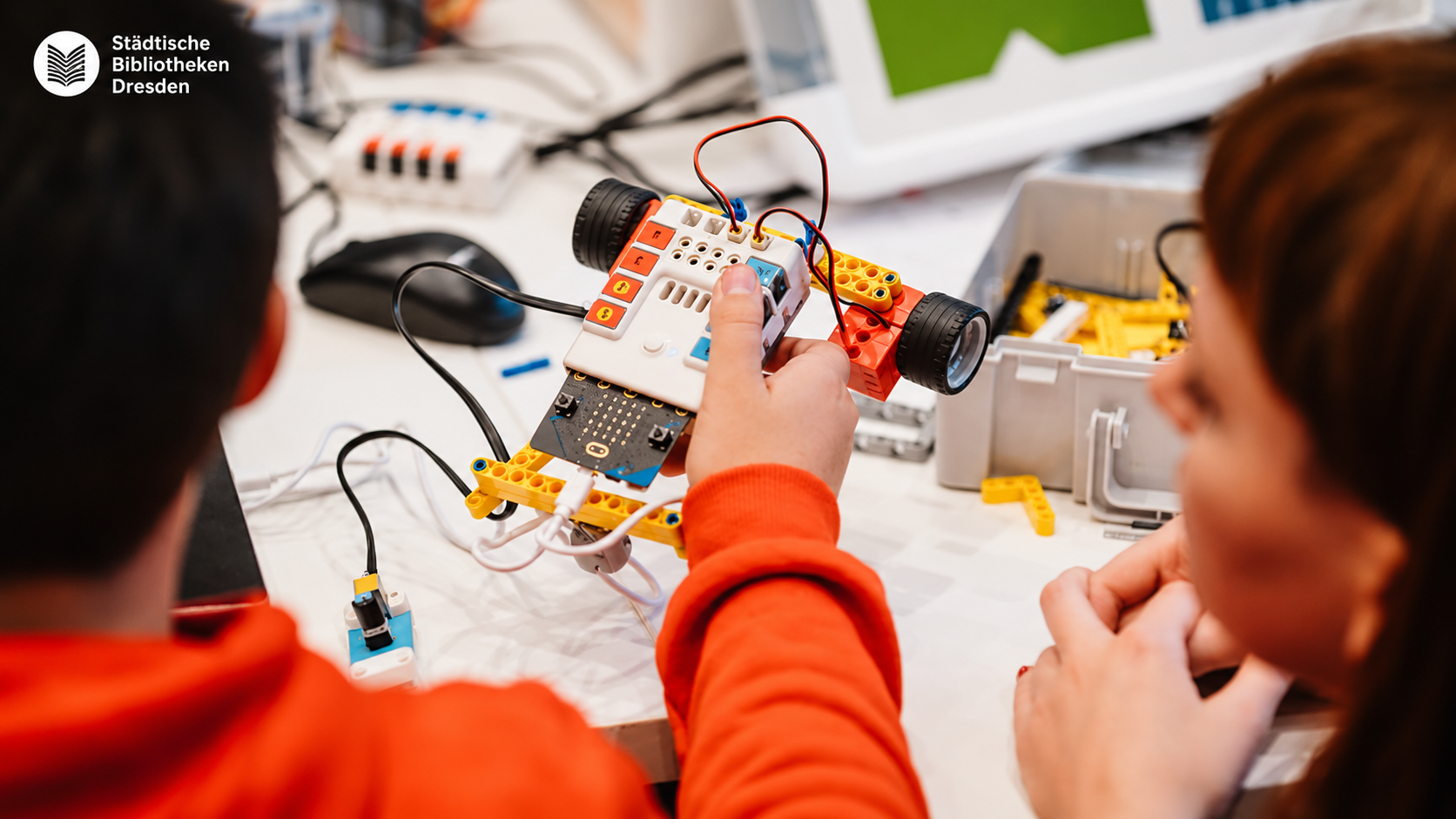 Ferienprogramm mit Coding, Kreativität und Büchern